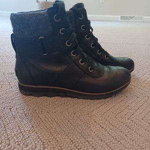 Sorel boots womens size 8.5